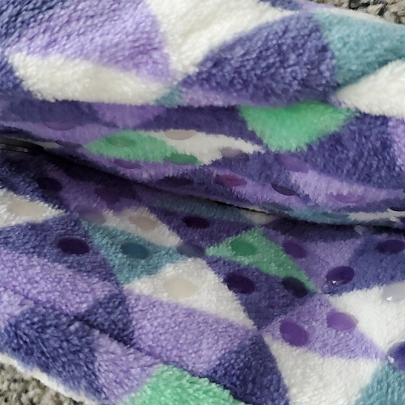 🆕️ Disney Frozen II Snuggle Toes - Picture 2 of 3